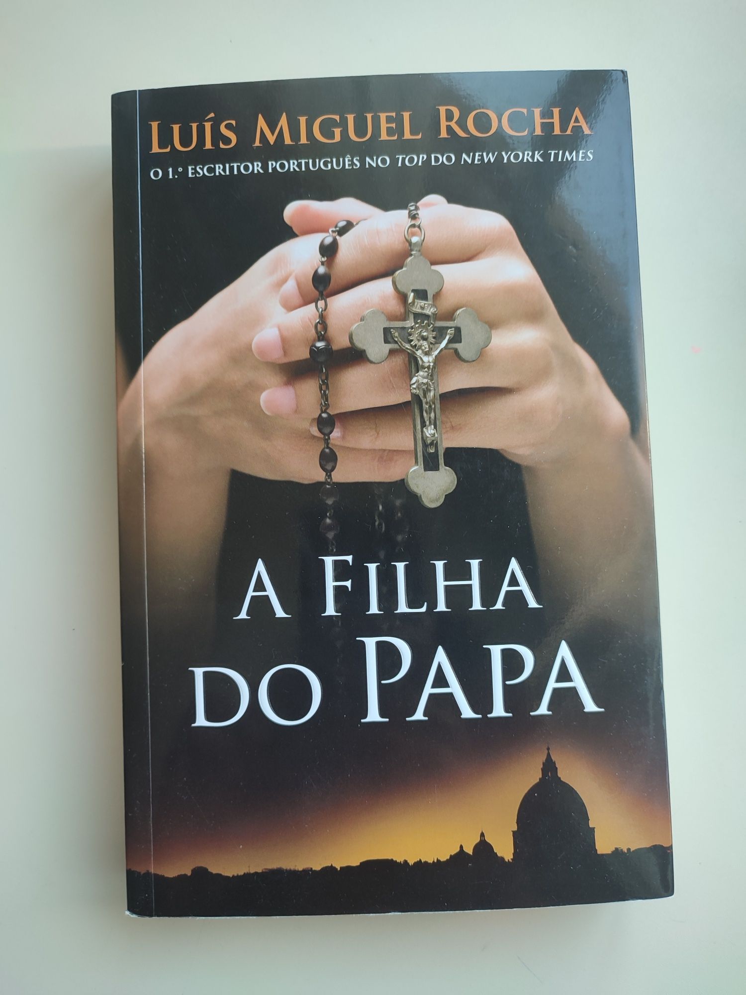 A Filha do Papa de Luís Miguel Rocha