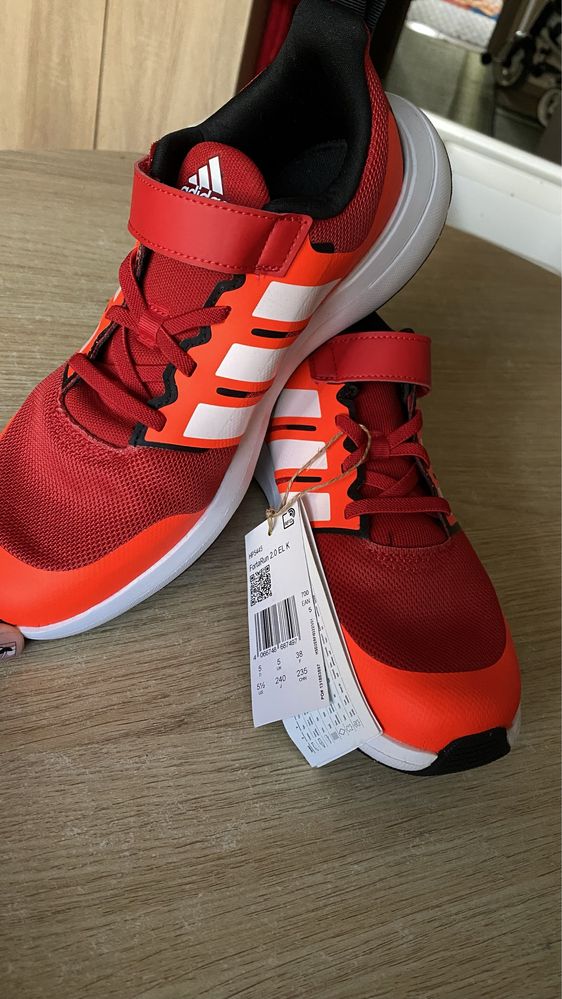 Крассовки adidas Оригинал