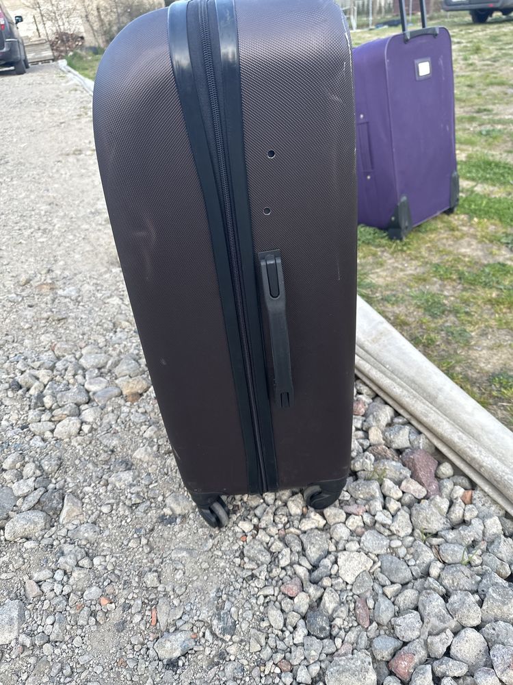 Walizka 65/45/26cm głeb Bagia solidna 360 lekko peknieta