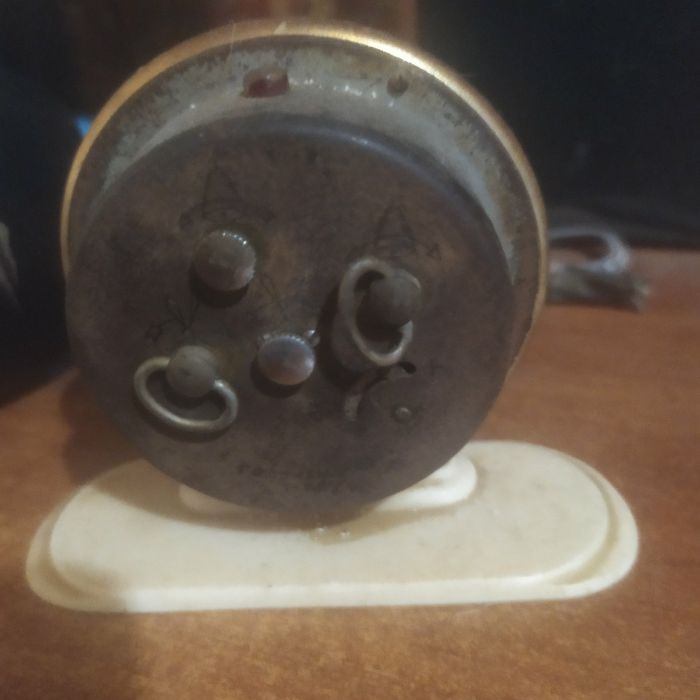 Годинник, будильник Янтар