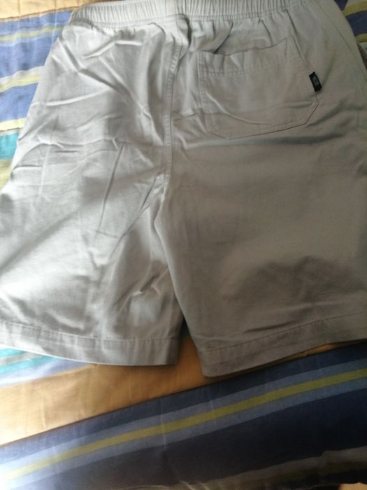 Calção gotcha,, novo com etiqueta, tamanho S.,M, bom preço