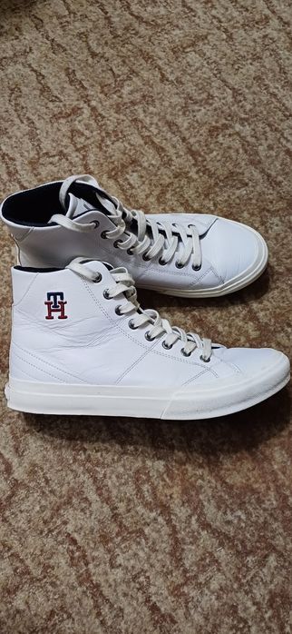 Tommy Hilfiger высокие кеды - кроссовки,  кожа, отличное состояние.
