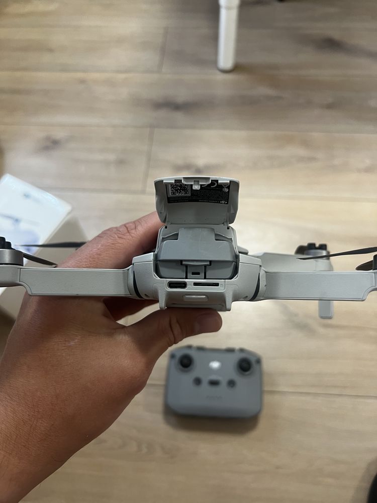 Dron DJI Mini 2 4K w dobrym stanie mavic quadrocopter