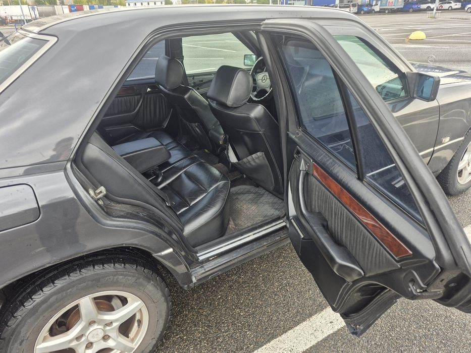 Продам Мерседес 124 2л бензин