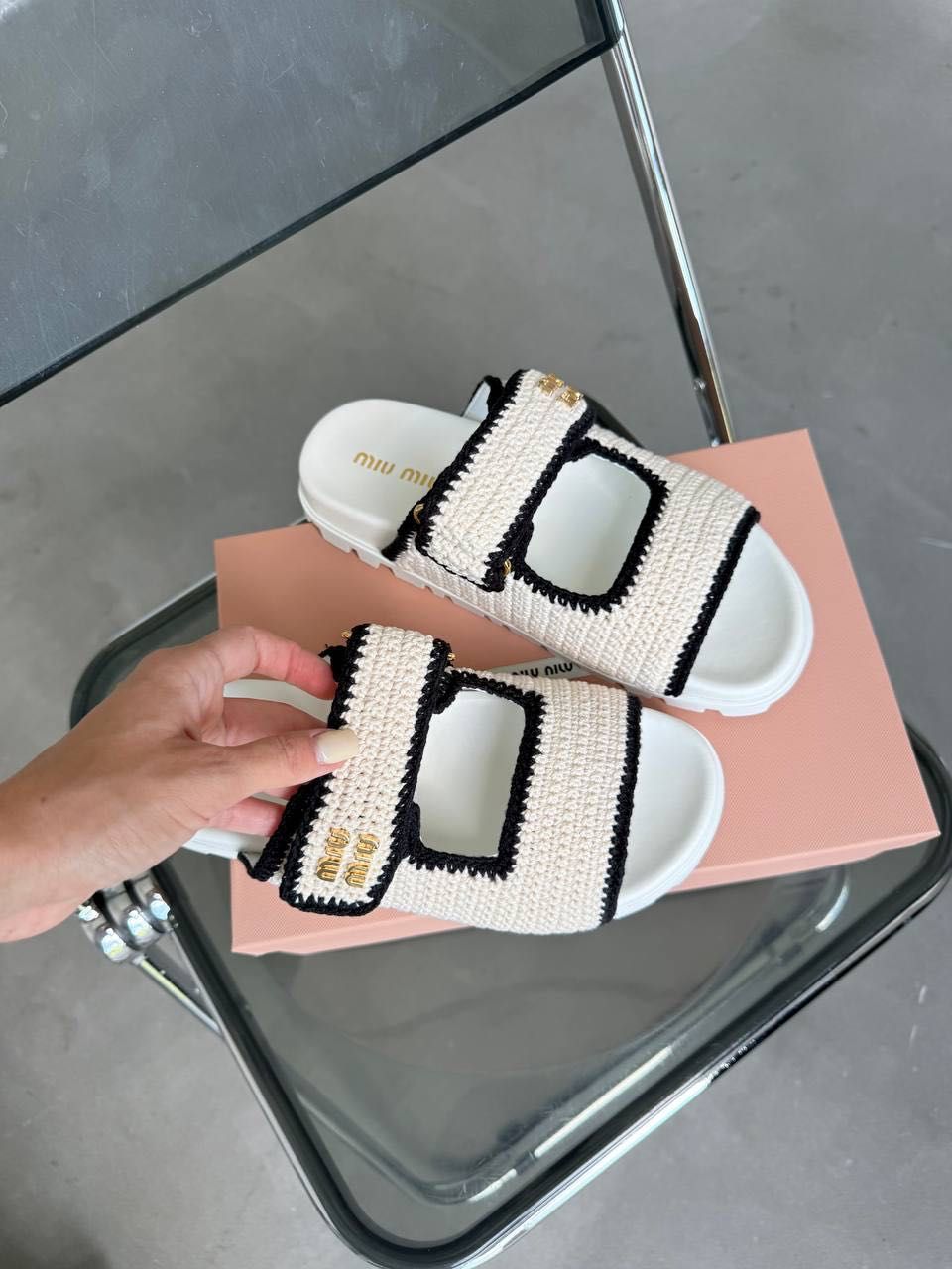 Klapki Miu Miu white