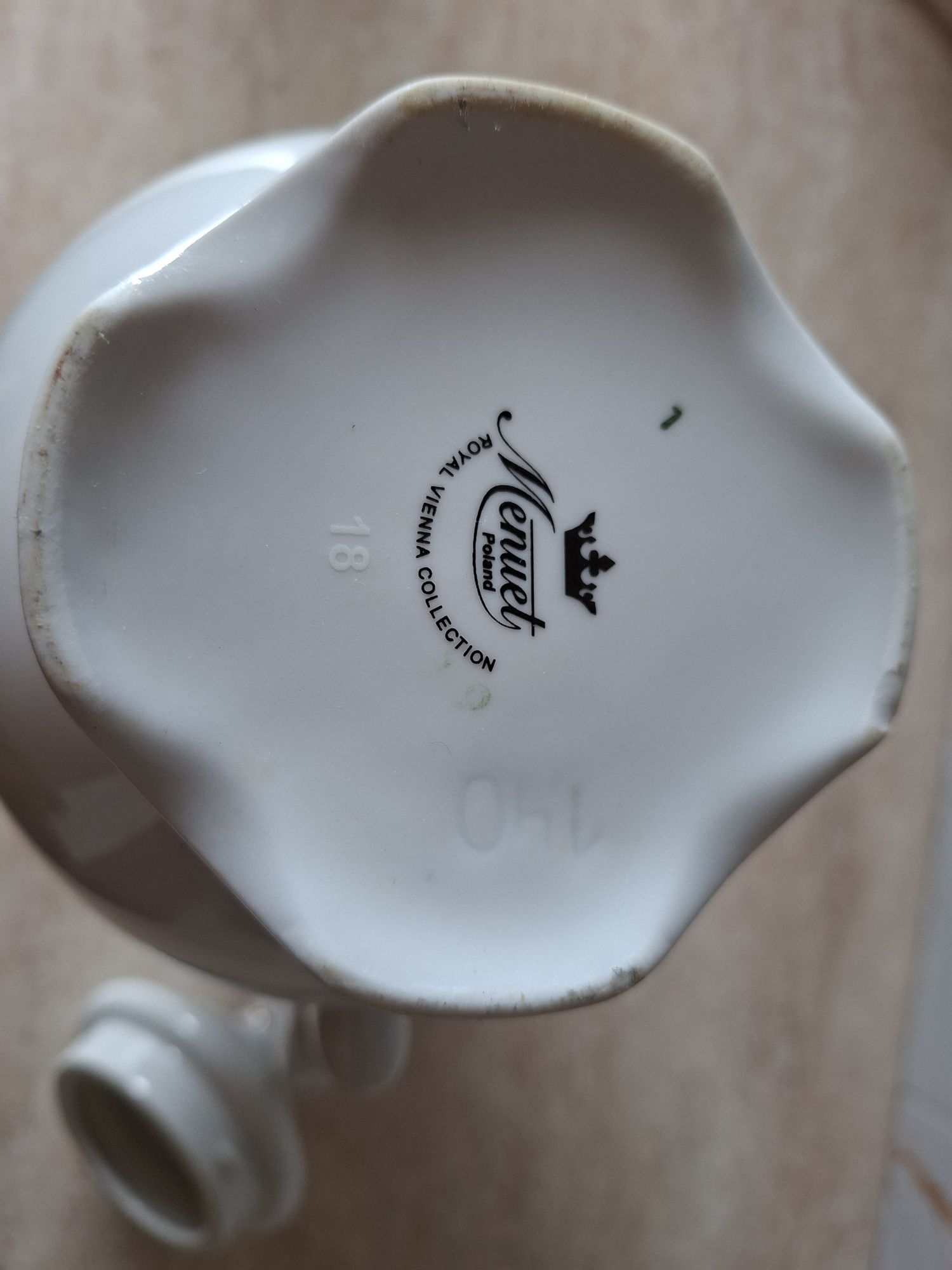 Dzbanek porcelanowy Menuet