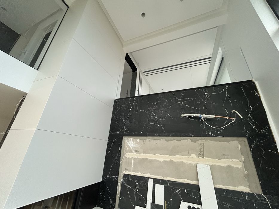 Montaż plytek wielkoformatowych