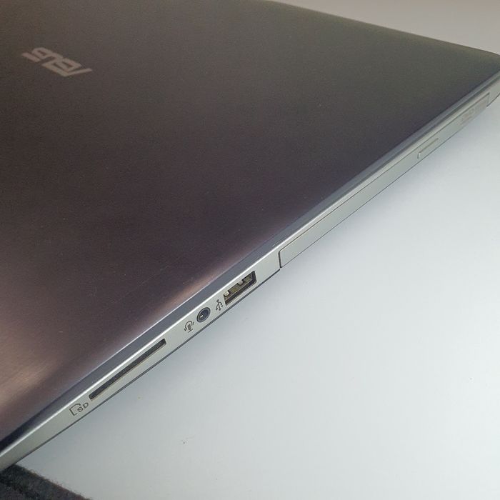 Ноутбук сенсорный игровой I5 + 8GB ОЗУ + SSD + GT 740M