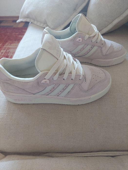 Tenis Adidas originais,  n. 37