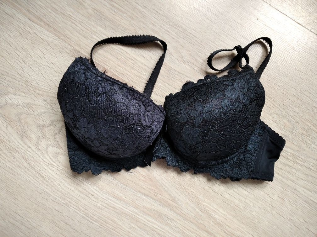 Czarny biustonosz 70B push up