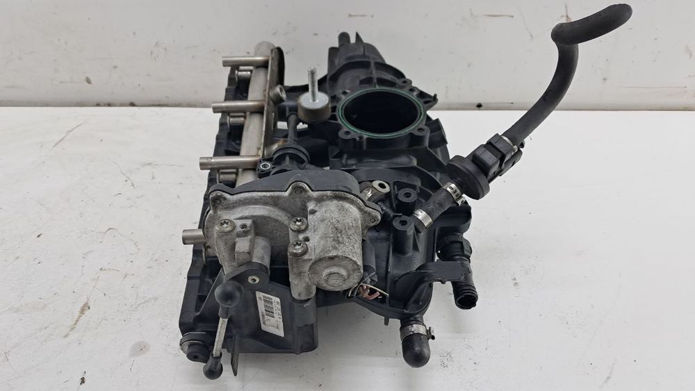 Коллектор Volkswagen Passat B6 2.0 FSI 2005-2010 06F133201P