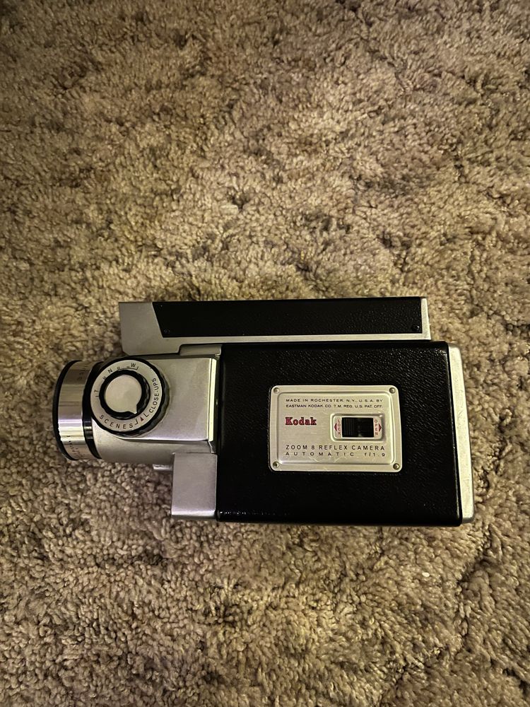kodak zoom 8 reflex camera z 1960 roku
