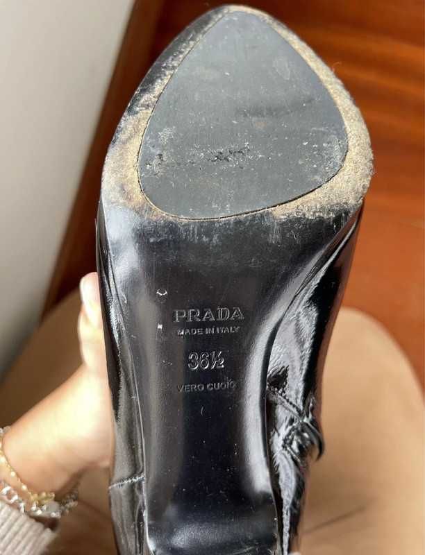 Botas Prada em vinil pretas