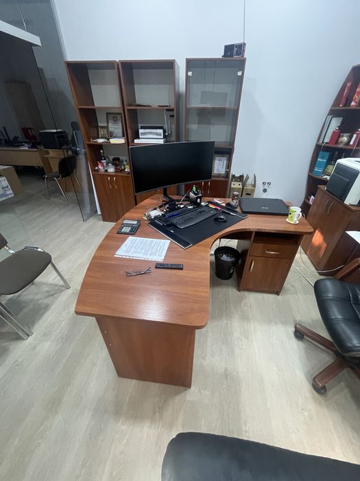 Офісний Стіл керівника кутовий великий 1500/1550