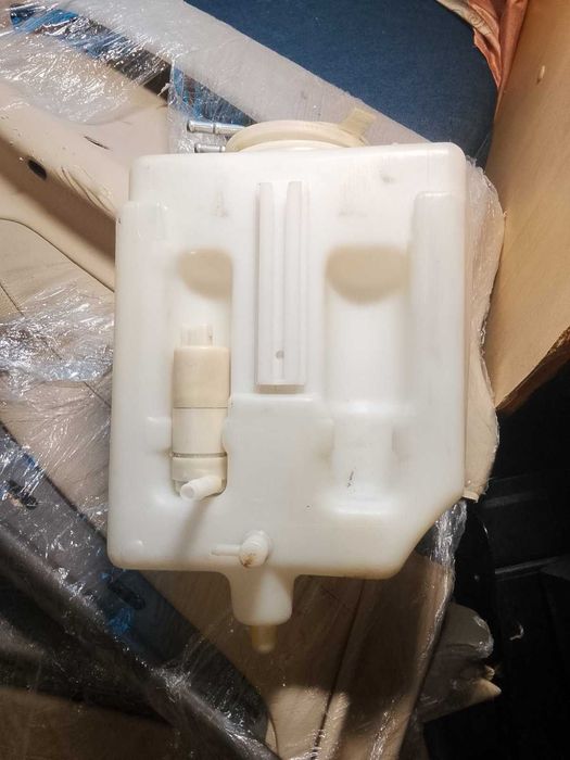 Продам бачок стеклоомывателя Mercedes-Benz