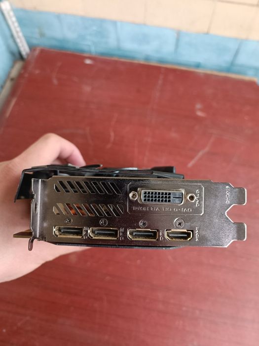 Продам GTX 1080 8GB extreme gaming