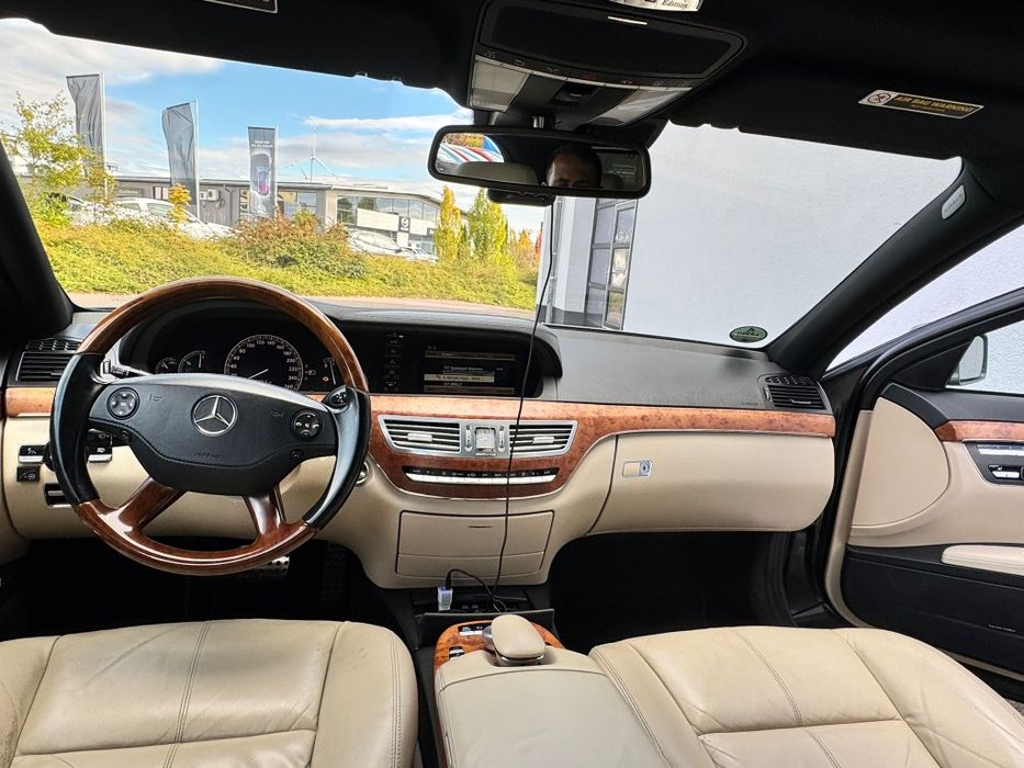 Продам Mercedes-Benz W221 S550