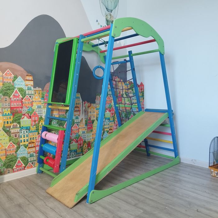 Дитячий спортивний куток