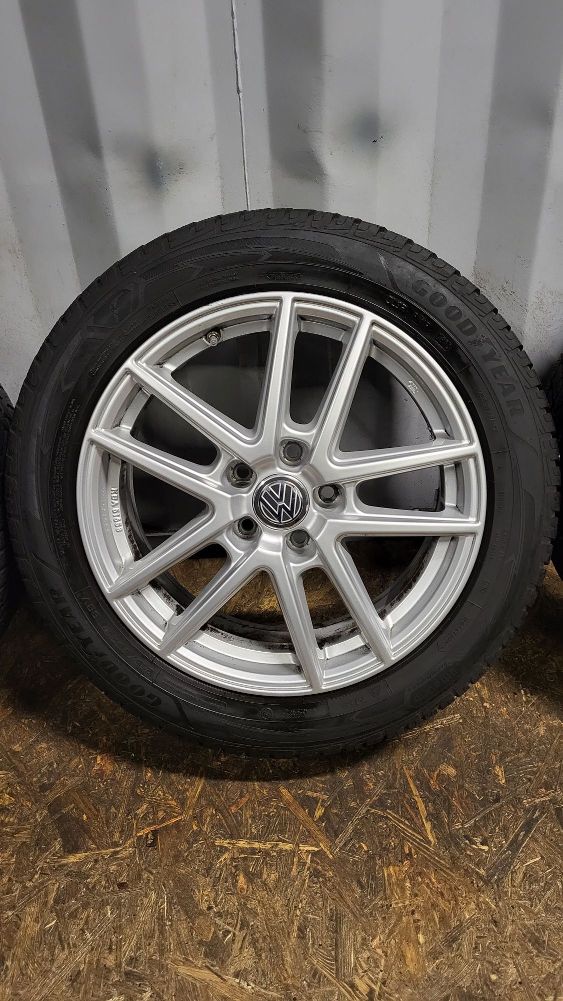 Alufelgi VW 17" 5x112 z oponami 215/55 R17 Passat B8 B7 Skoda Superb
