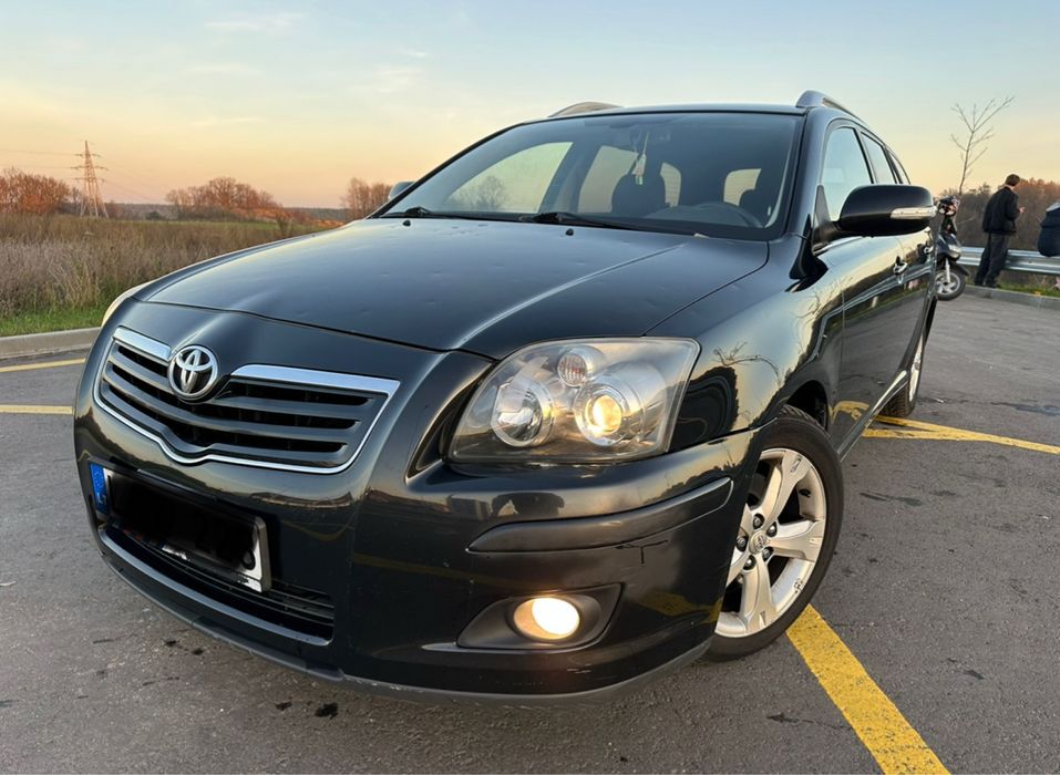 Продам тойота авенсіс 2009р 2.0 диз мех НЕРОЗМИТНЕНА