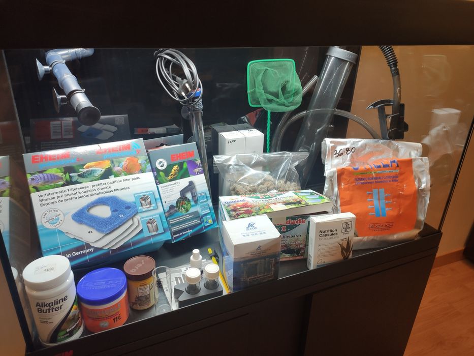 Vendo Aquário Eheim Vivaline 126L +Filtro Eheim+ extras em bom estado