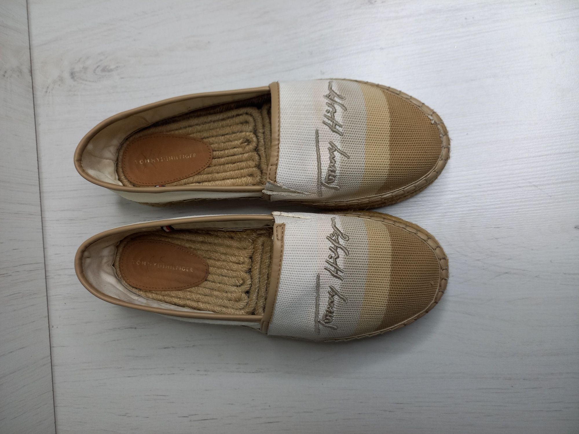 Експадрилі Tommy hilfiger ( оригінал)