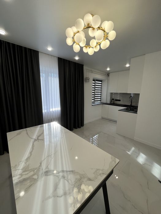 Продам 2 кімнатну квартиру з дизайнерським ремонтом пр-т Л. Лукяненка