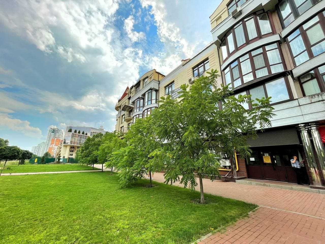 Оболонь. 111 кв.м.. Оренда під салон краси, Квіти. 40000 грн.