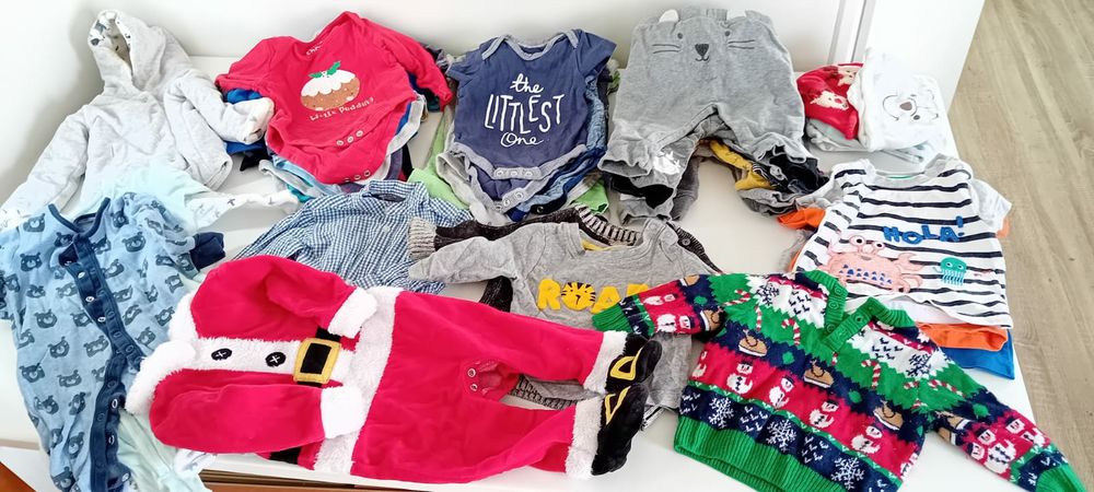 Lote / conjunto roupa bebé 3-6 meses (44 peças)