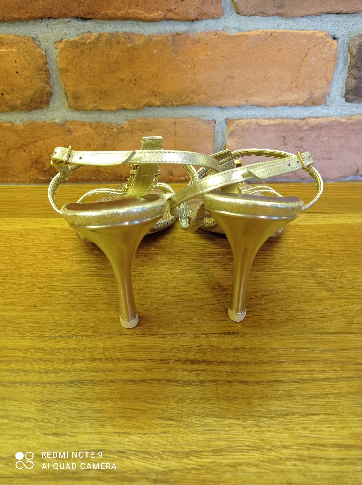 Buty sandały Vera Pelle rozm. 39