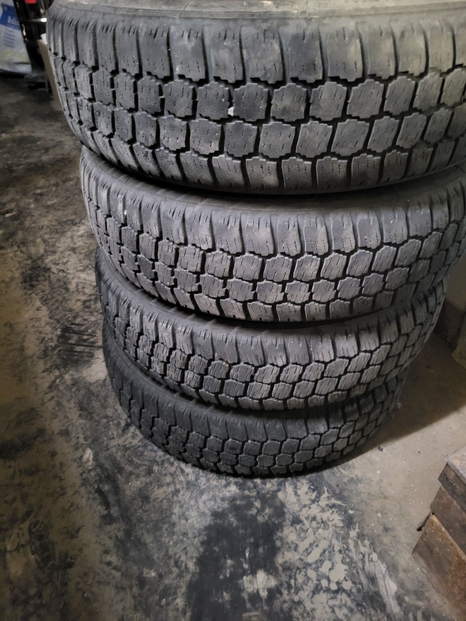 Продам літню резину 155/70 r13 славута, таврия!