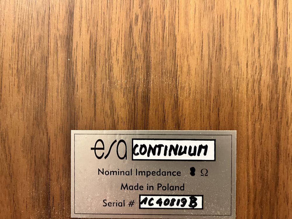 ESA  CONTINUUM kolumny głośnikowe podstawkowe