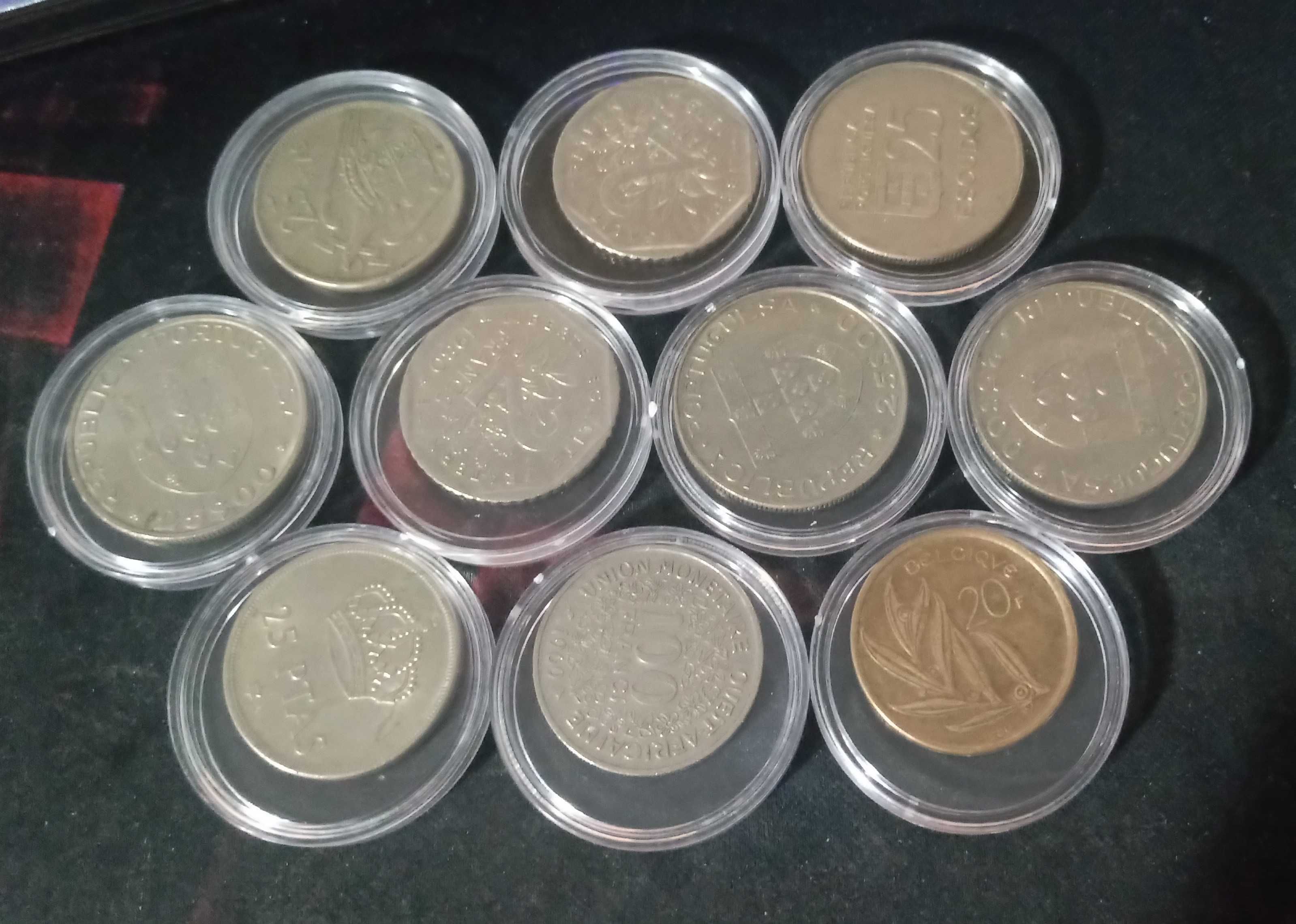 Conjunto 10 moedas antigas com caixas individuais