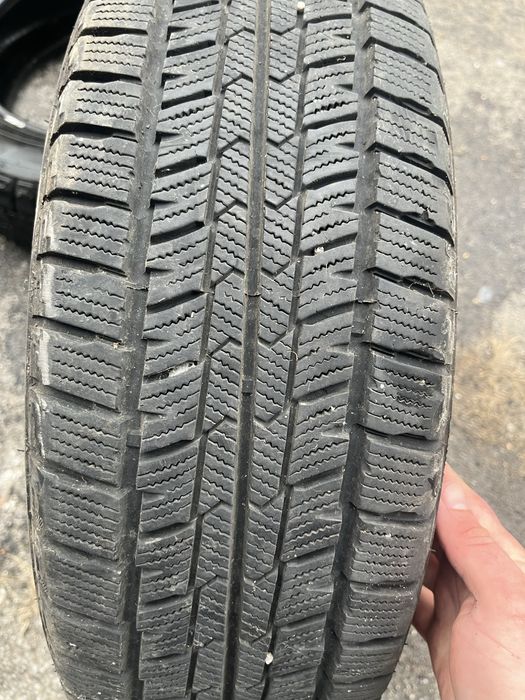 Продам 2 резини як нові 195/70 R15зима