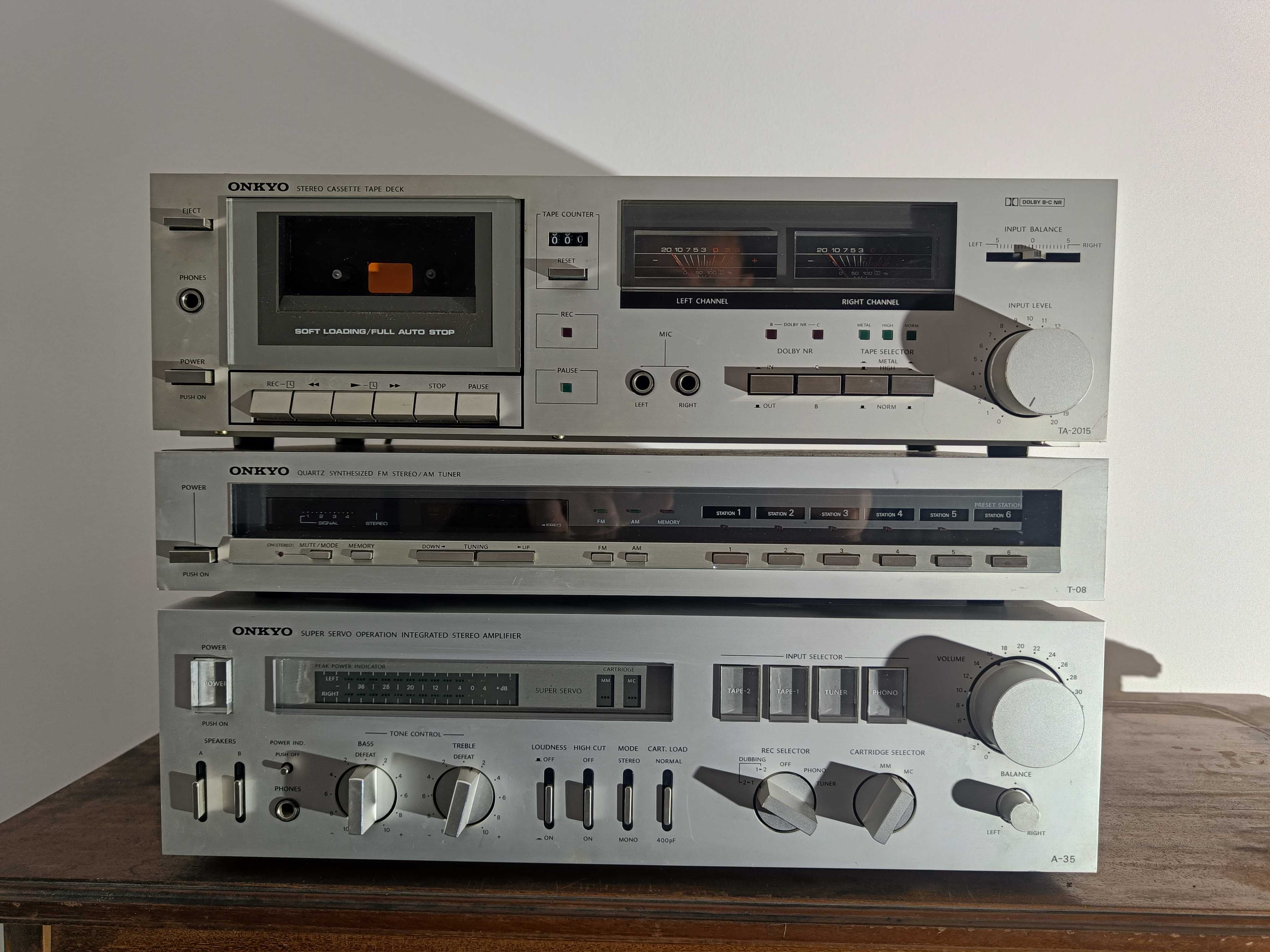 Zestaw Stereo Onkyo wzmacniacz, radio oraz magnetofon.