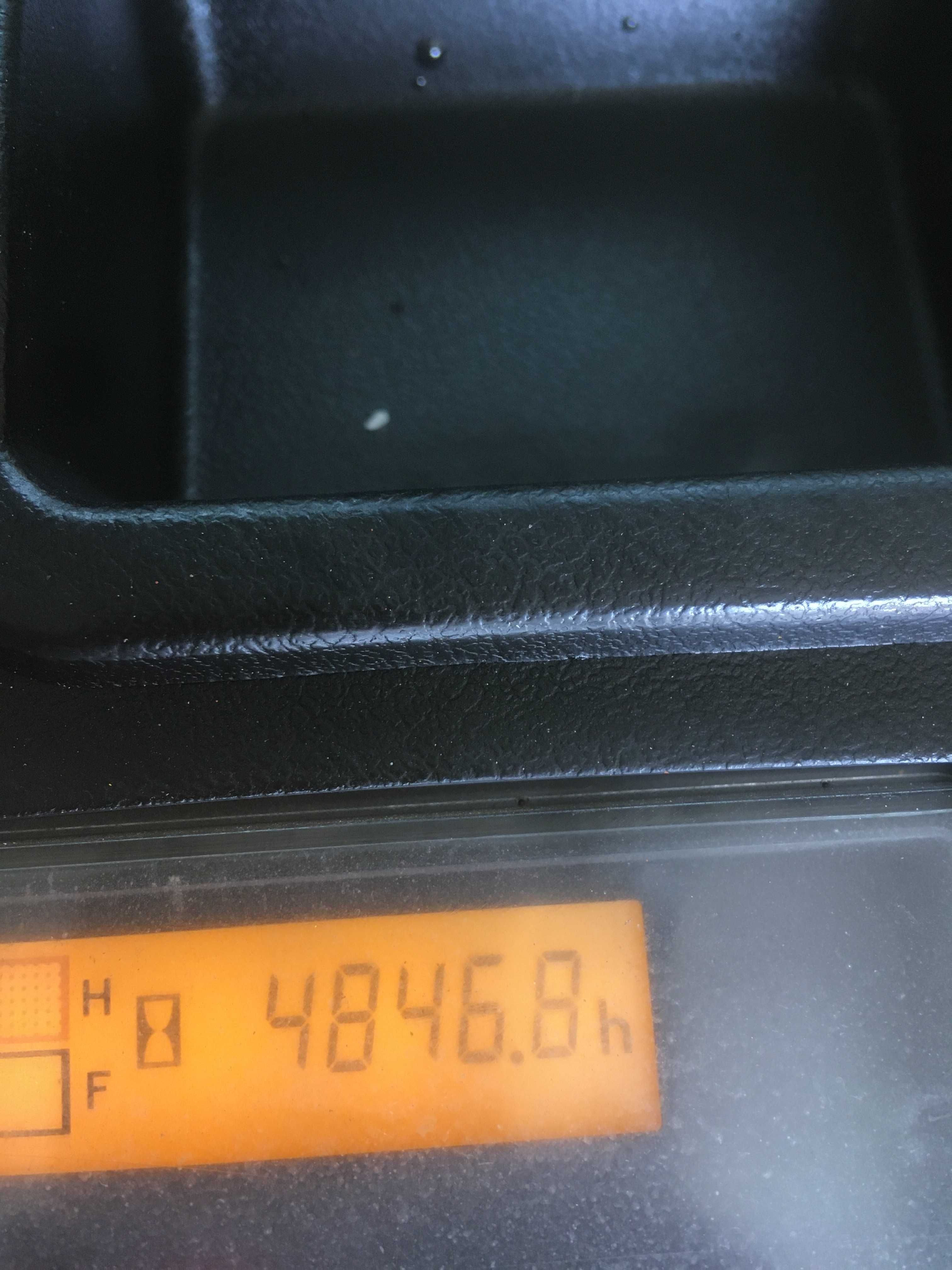 EMPILHADOR TOYOTA 2.5