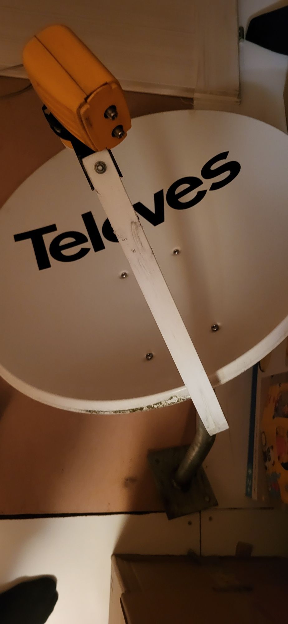 Antena satelitarna Televes.