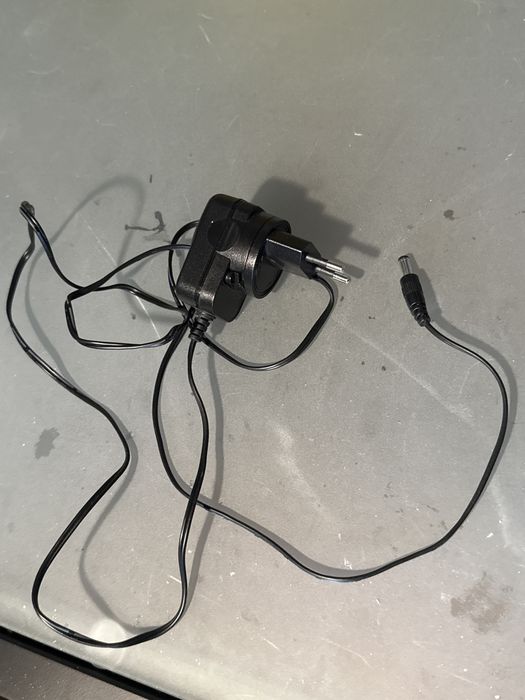 Gramofon Lenco LS-10 — dobry stan + Adapter RCA —> 3,5 mm