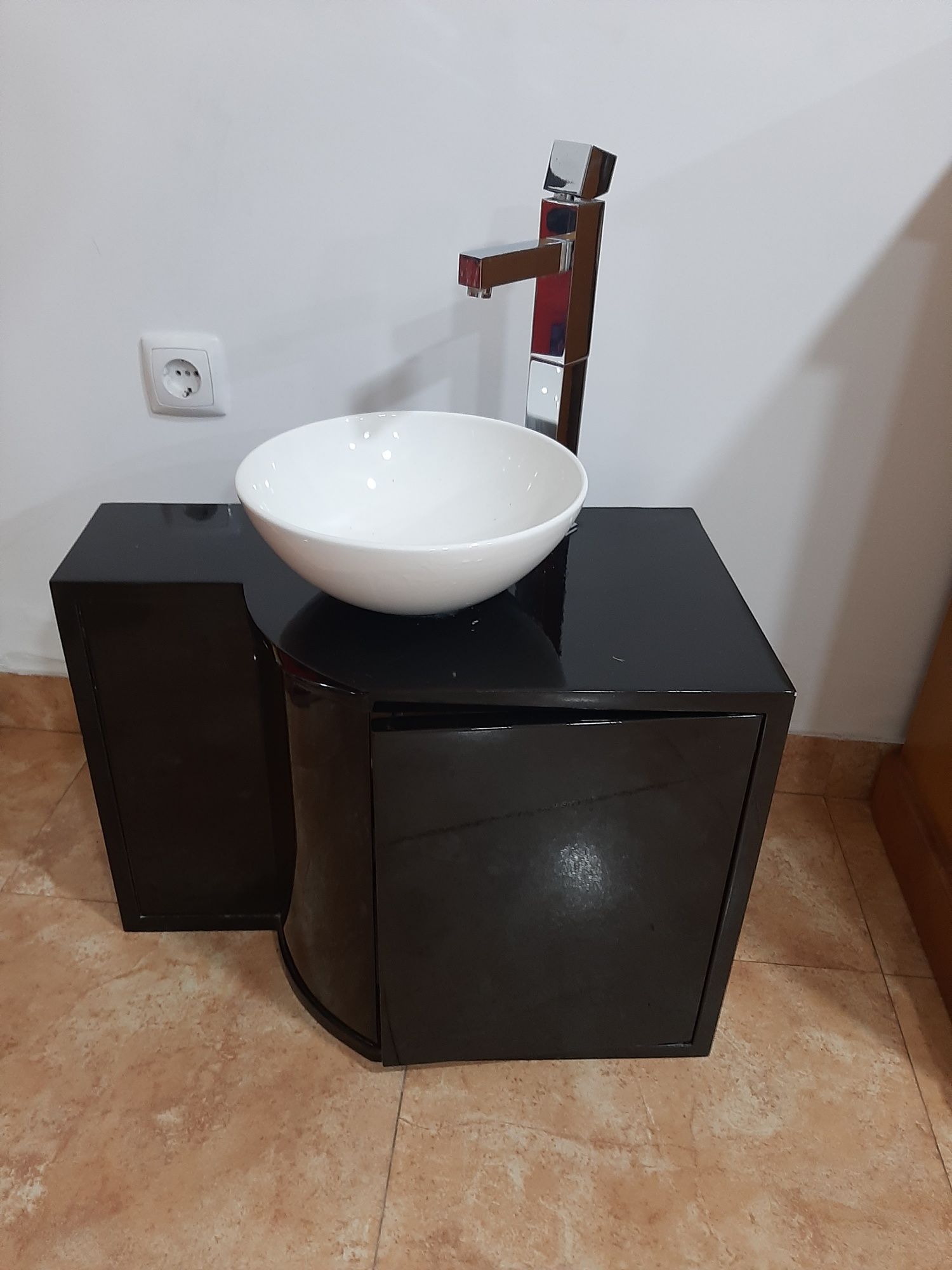 Movel wc lacado preto