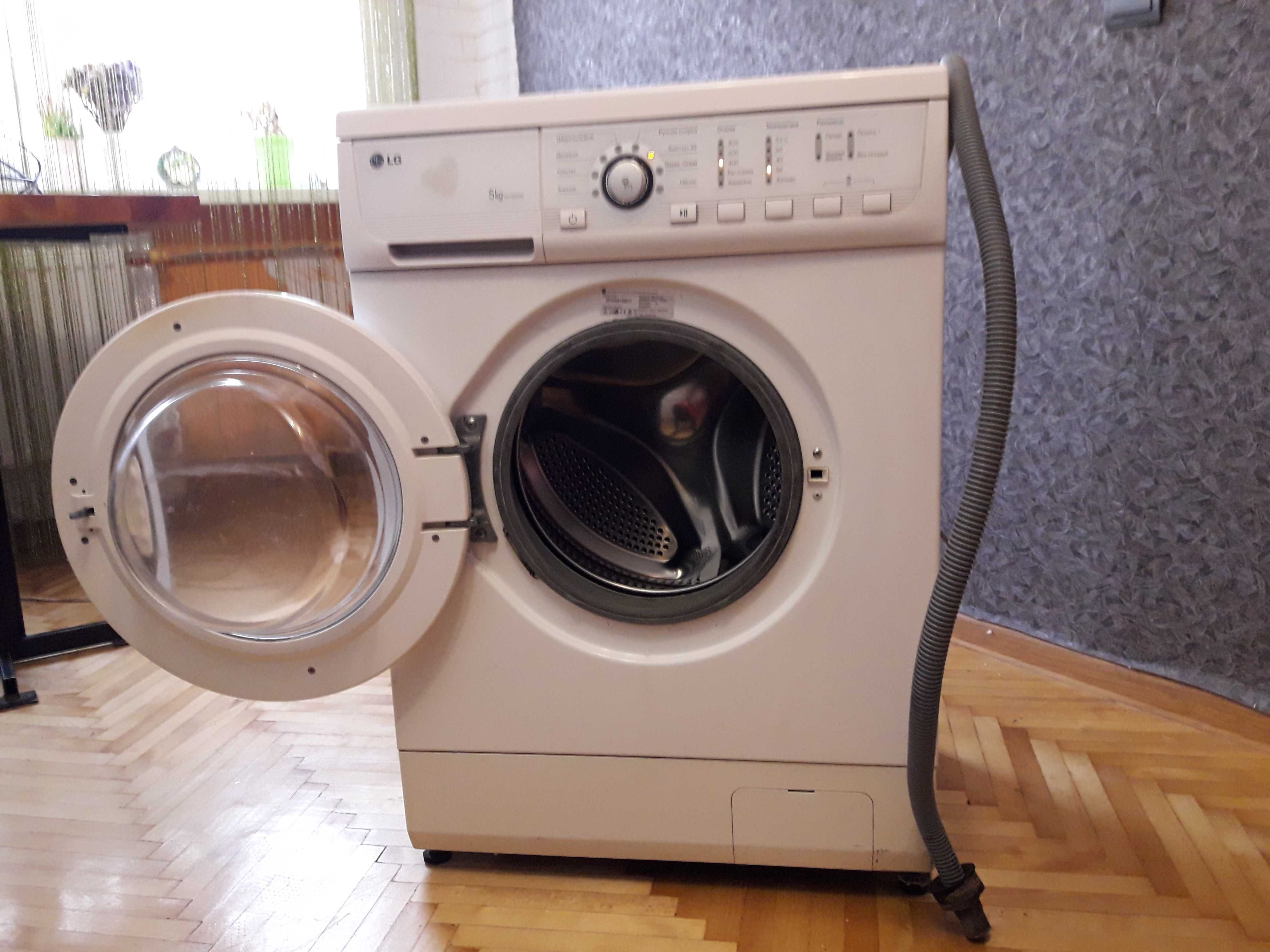 Пральна машина автомат LG WD-80240N, завантаження 5 кг.