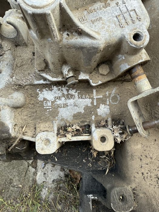 Коробка на Вектру а F16