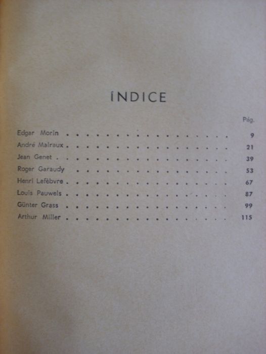 8 escritores frente à política