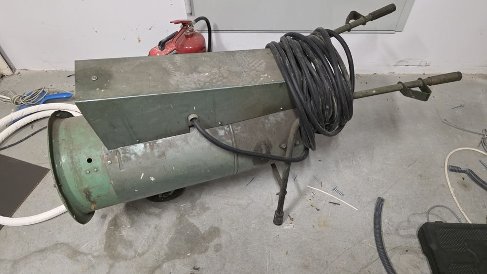 Nagrzewnica elektryczna.9,3 kW, bez przewodu zasilania i wtyczki. 3-fa