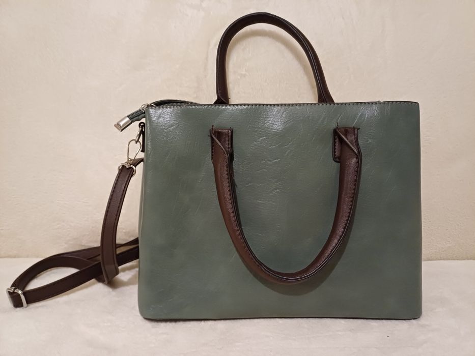 Linda carteira de mulher de cor verde água, marca Aquarelle - NOVA!