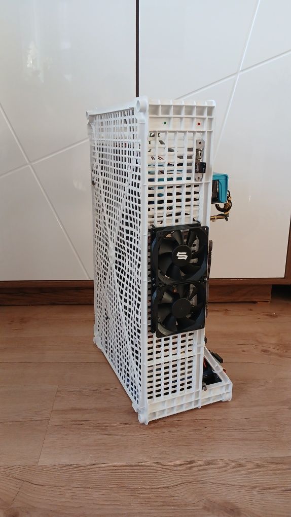 Komputer Stacjonarny AMD FX 4.2Ghz Ram 32Gb RX590 Ssd 500Gb HDD2T Wifi