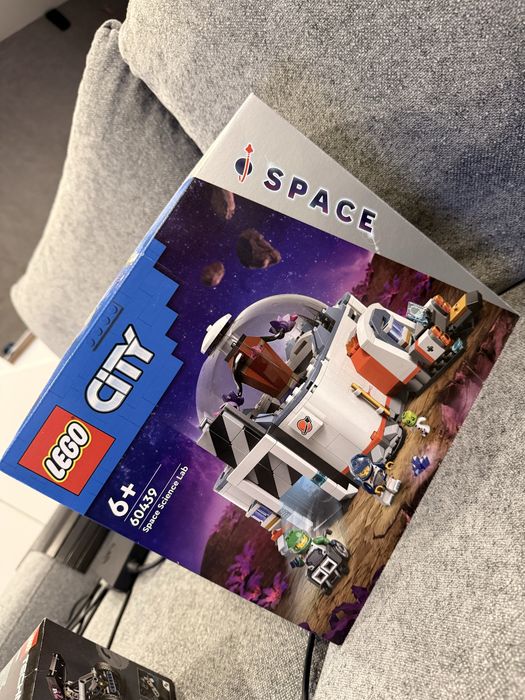 LEGO City 60439 - Kosmiczne laboratorium naukowe