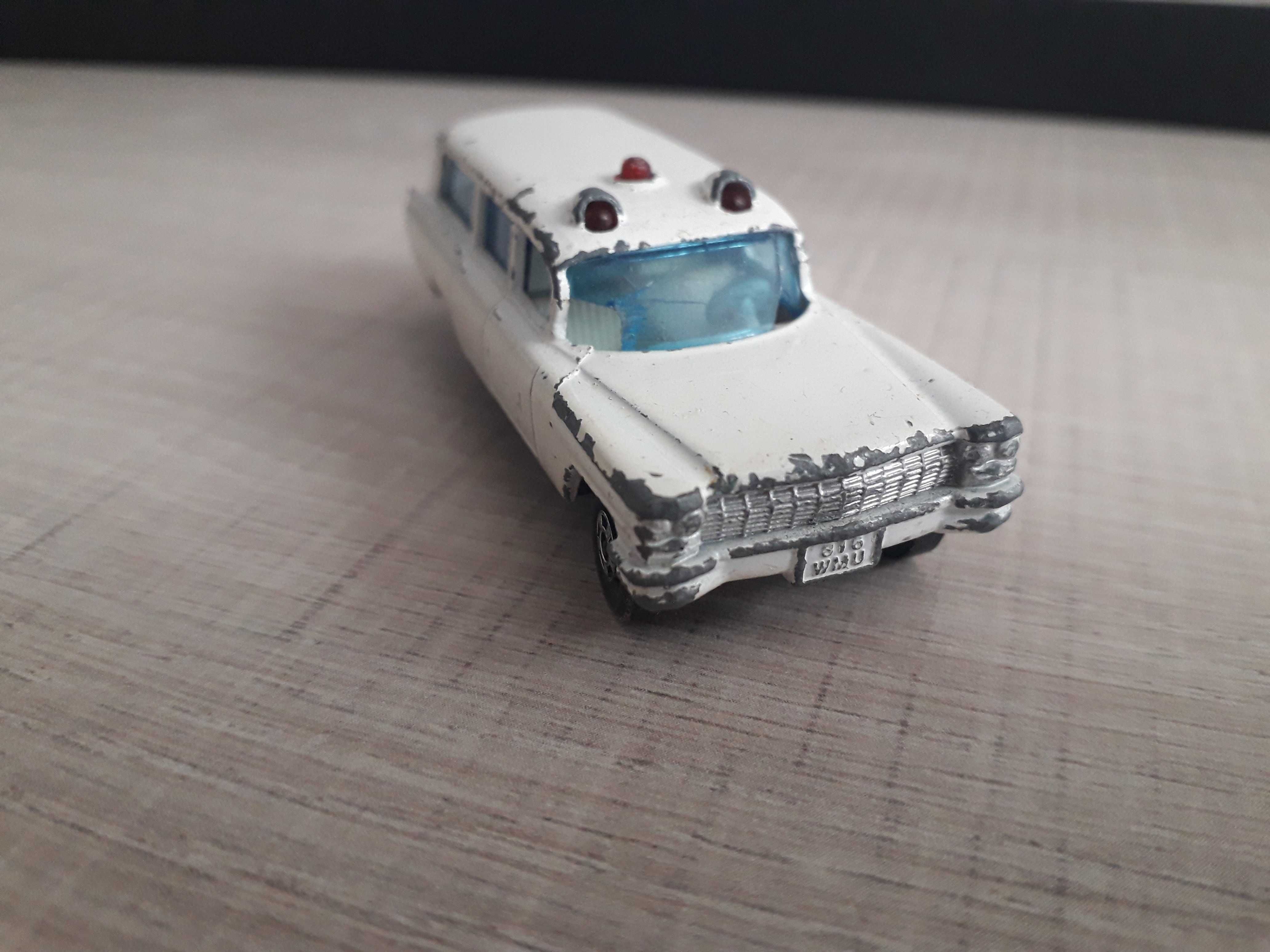 Matchbox ambulans samochodzik