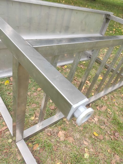 Stół garmażeryjny / roboczy z grubej stali nierdzewnej 140x60x86 (wys)