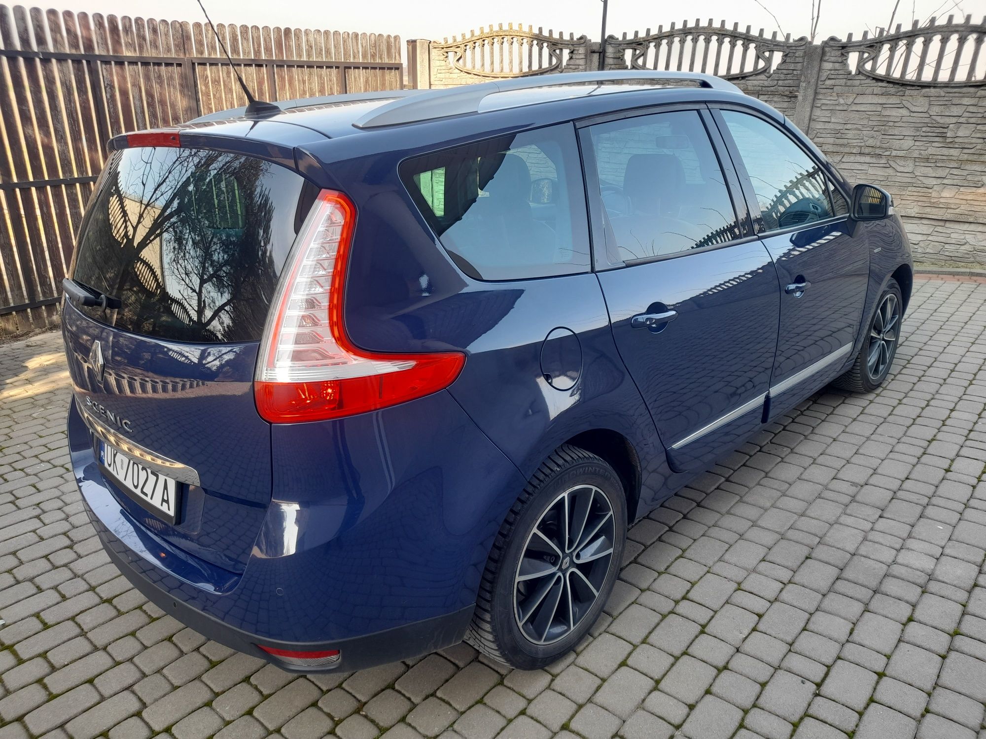 Renault Grand Scenic 1.2 Tce 115KM BOSE 7 Osobowy 6 BiegówSTAN IDEALNY