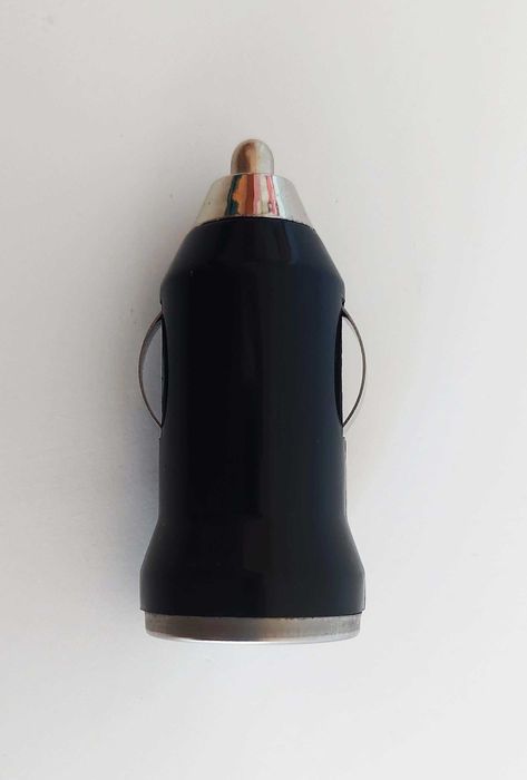 Carregador via USB de ligar ao carro de 5V e 500mA